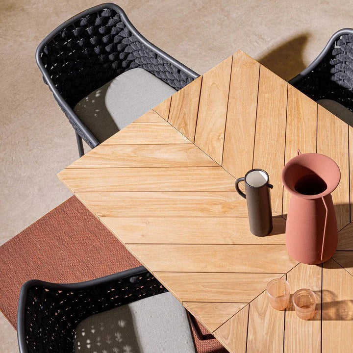 Poltroncina Sedia Intrecciata Everly con Braccioli e Cuscino Antracite