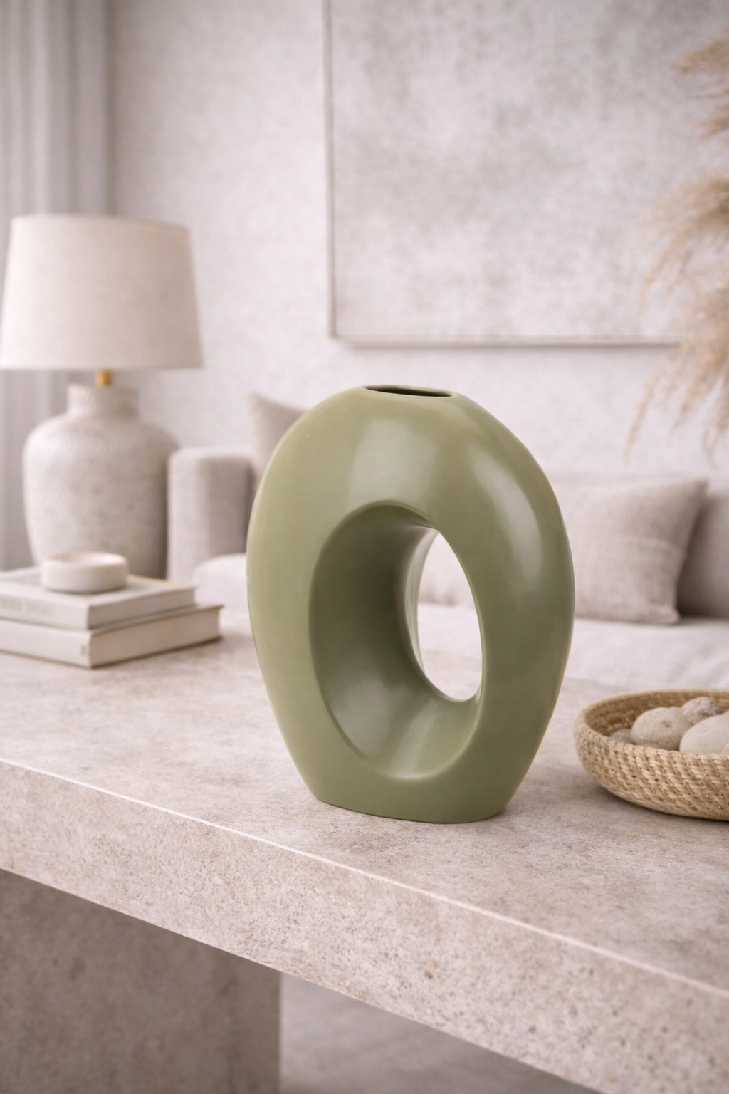 Vaso Decorativo Verde Oliva con Linee Organiche In Ceramica