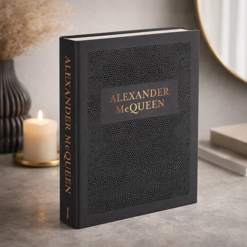 Libro Decorativo Fashion Alexander McQueen