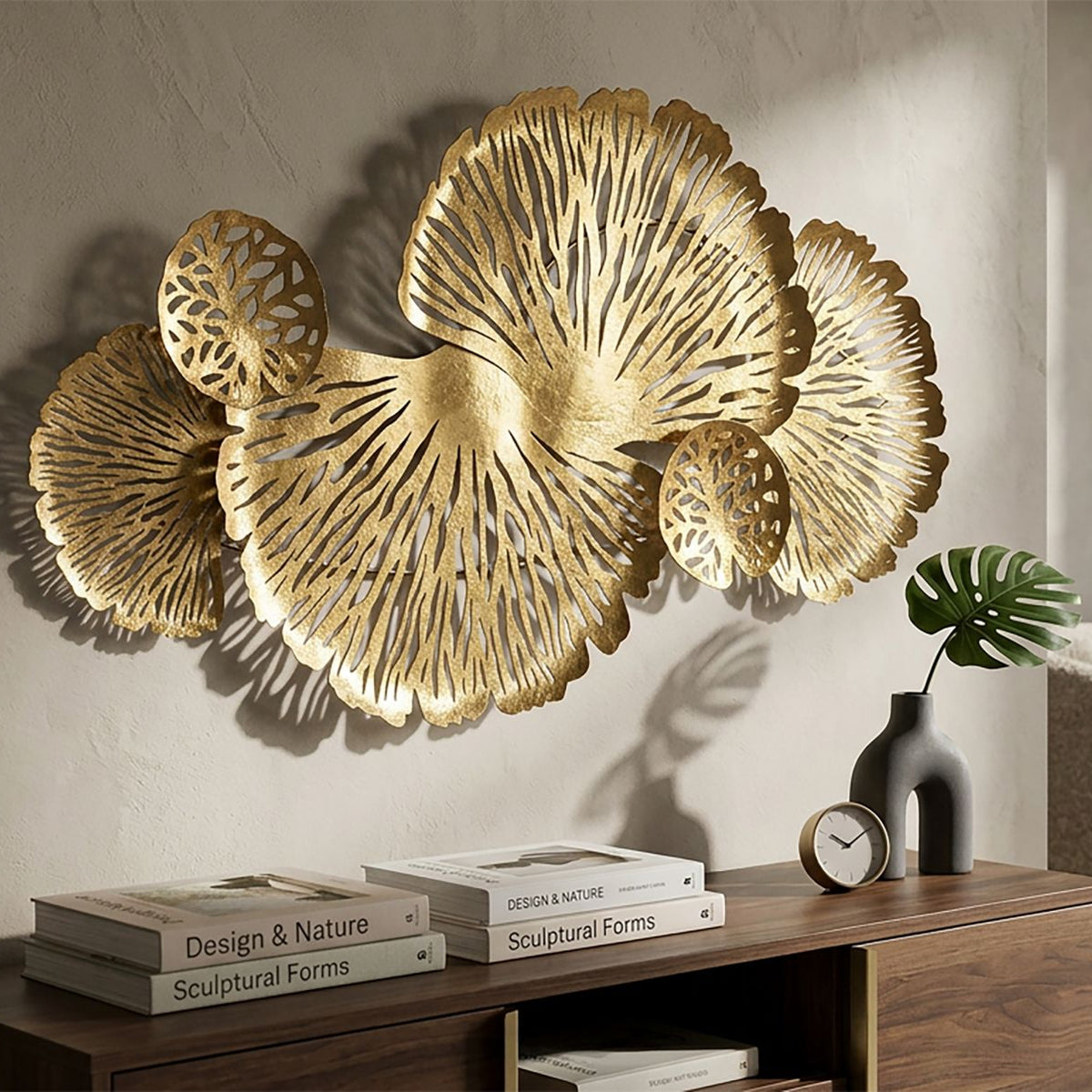 Pannello Decorativo Iris Verticale 115x5x64 cm in Ferro Dorato