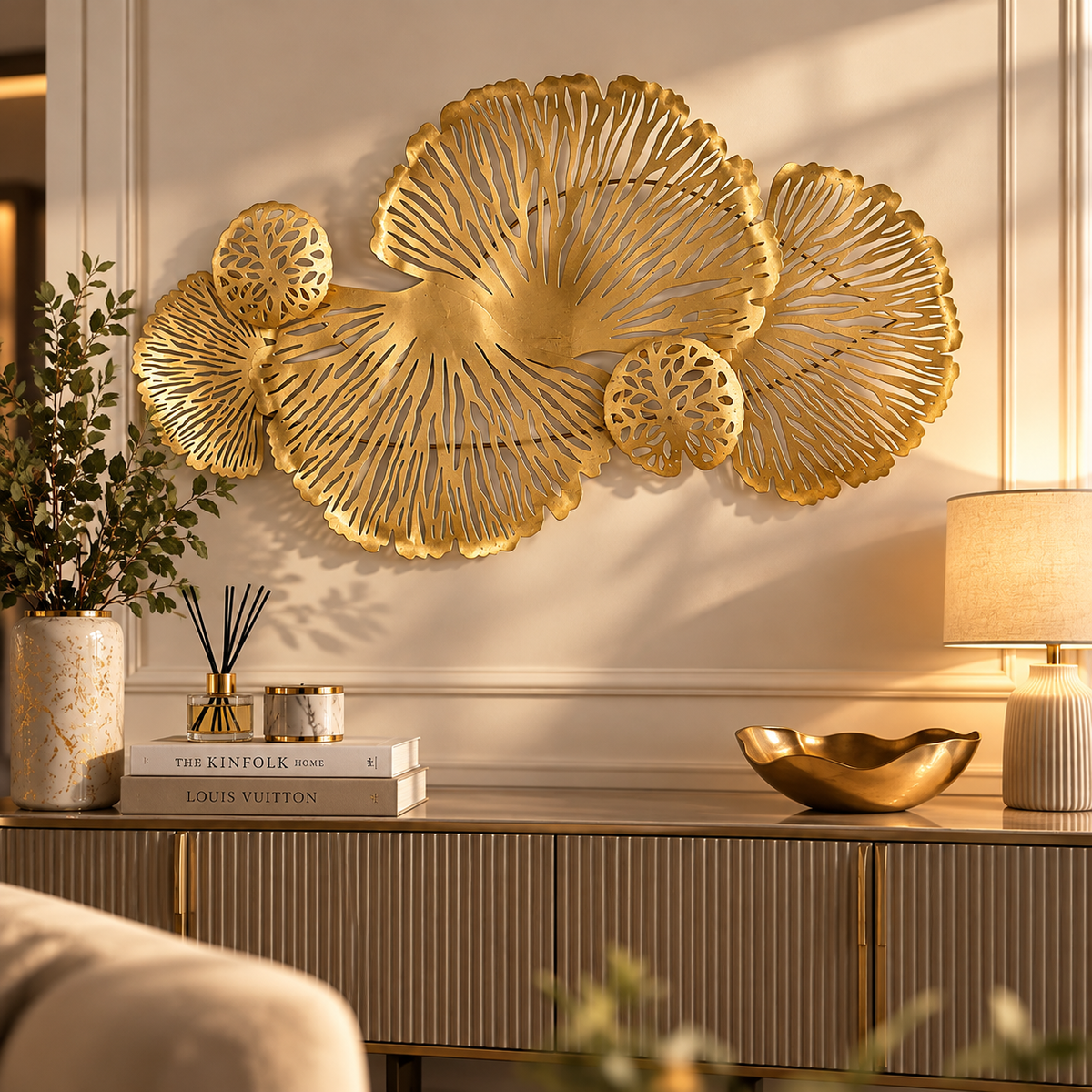Pannello Decorativo Iris Verticale 115x5x64 cm in Ferro Dorato