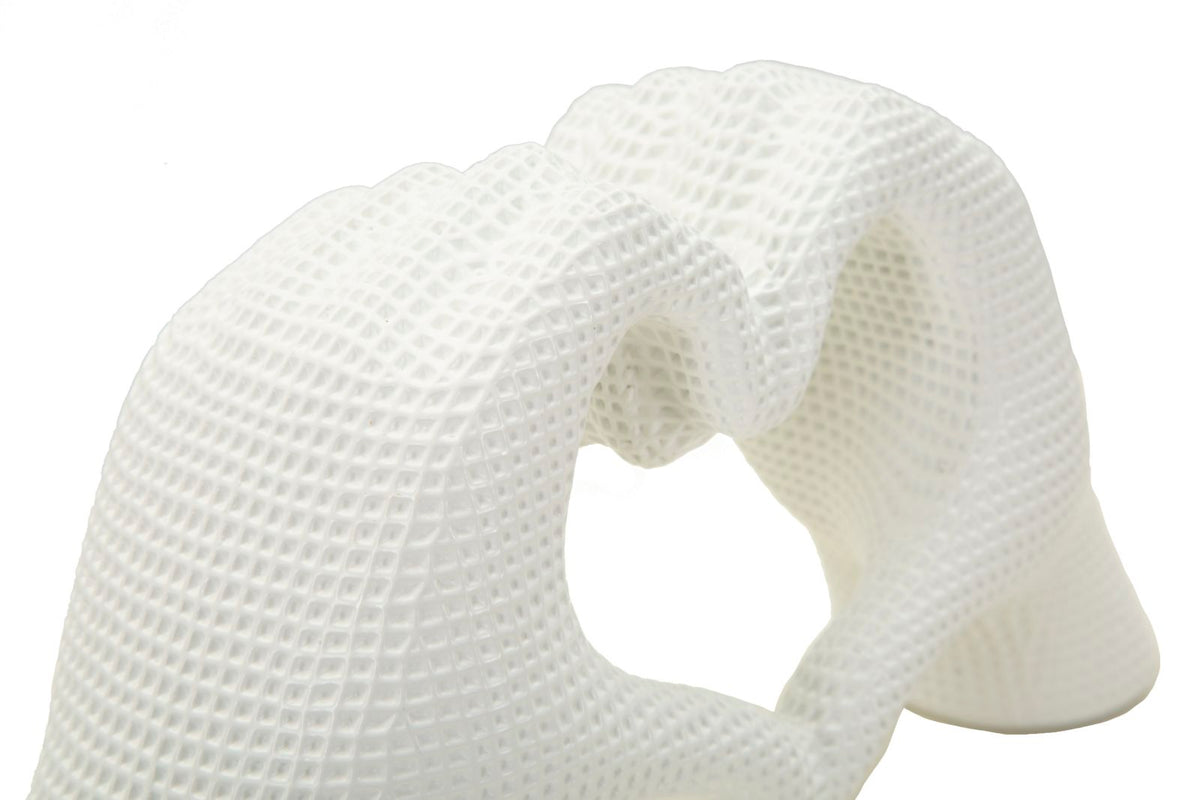 Scultura Lover White in Resina Bianca 25 cm Mani a Cuore Design Moderno