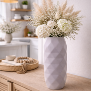 Vaso Decorativo Viola con Superficie Geometrica In Ceramica