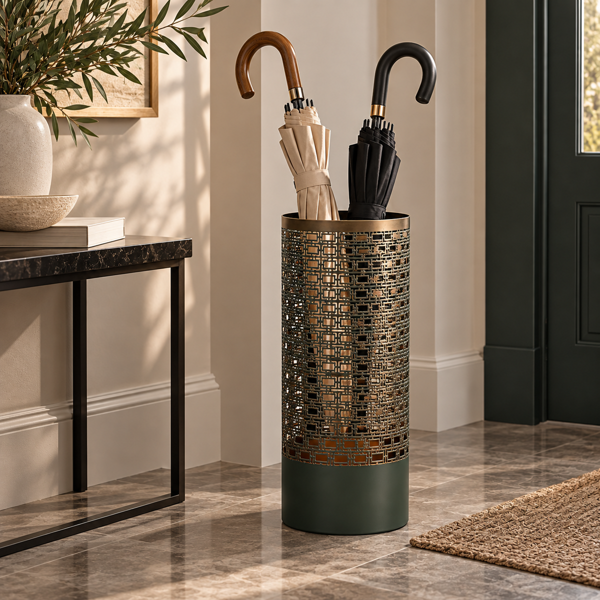 Portaombrelli in Metallo Nero e Oro H45 cm con Decorazione Traforata