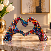 Scultura Lover Psyco Multicolore 25 cm in Resina Mani a Cuore Design Pop
