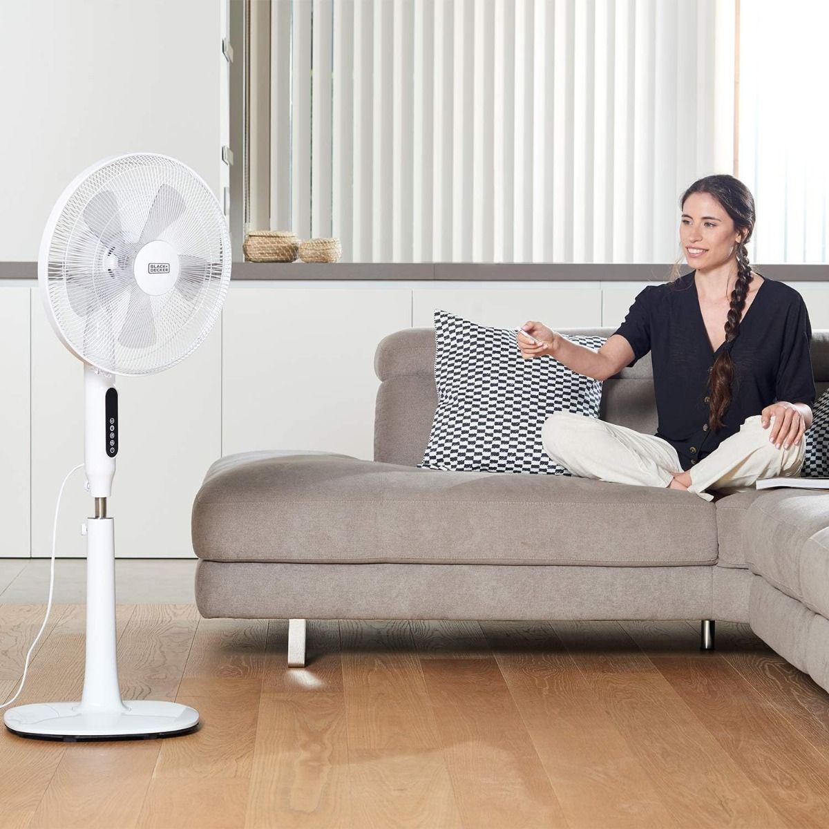 Ventilatore A Piantana Colonna Girevole 50W 135 CM Con Telecomando
