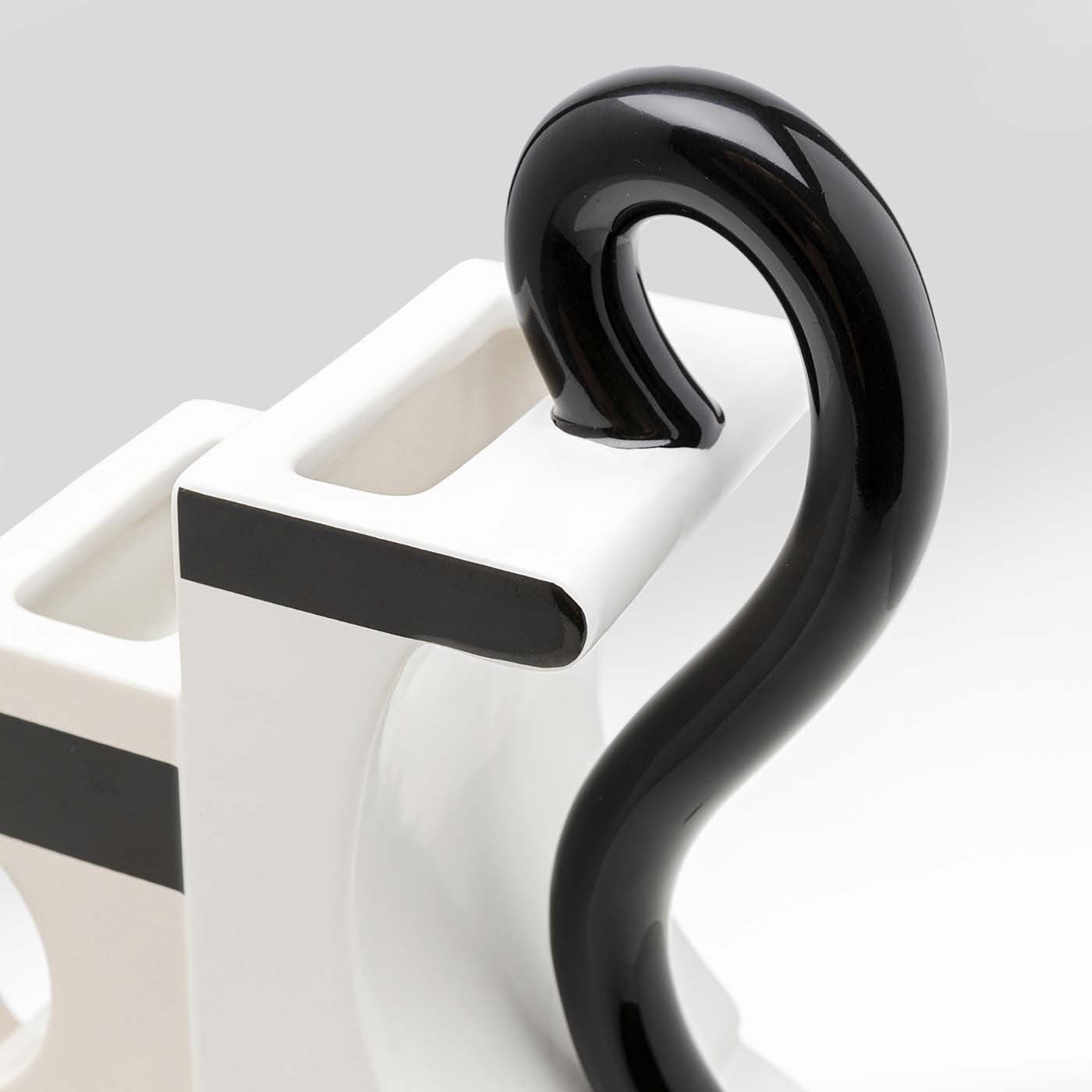 Vaso Decorativo Perfect Match Bicolore Bianco e Nero Linee Scultoree 35cm